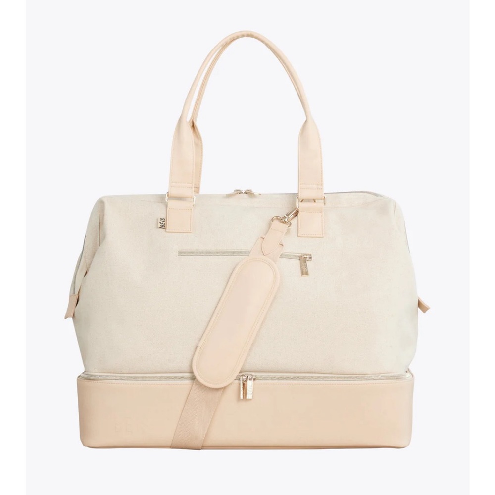 BÉIS ‘The Weekender’ bag. New with tags, all zippers work.
